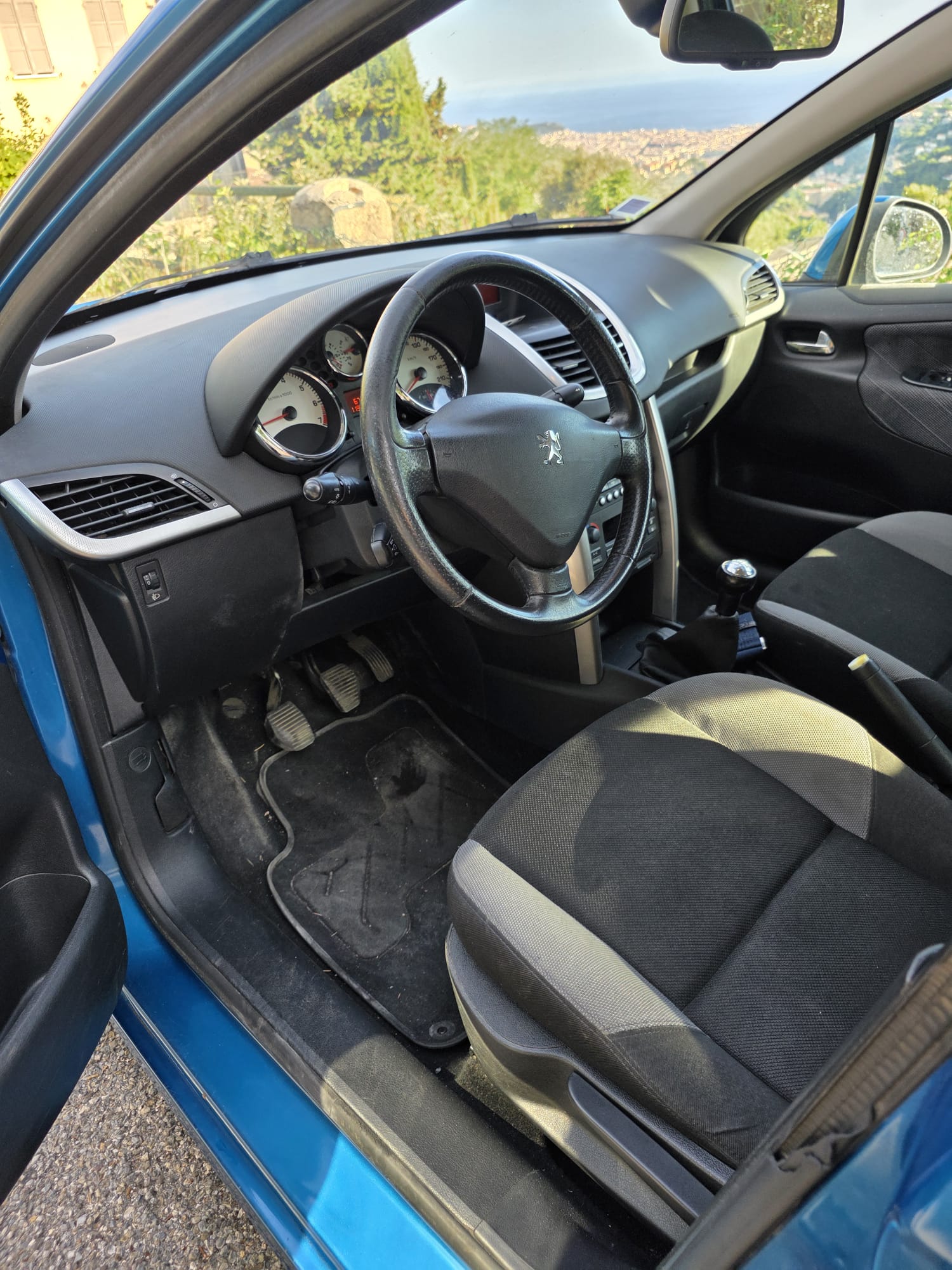 
								Peugeot 207 1.6 – 2007 full									