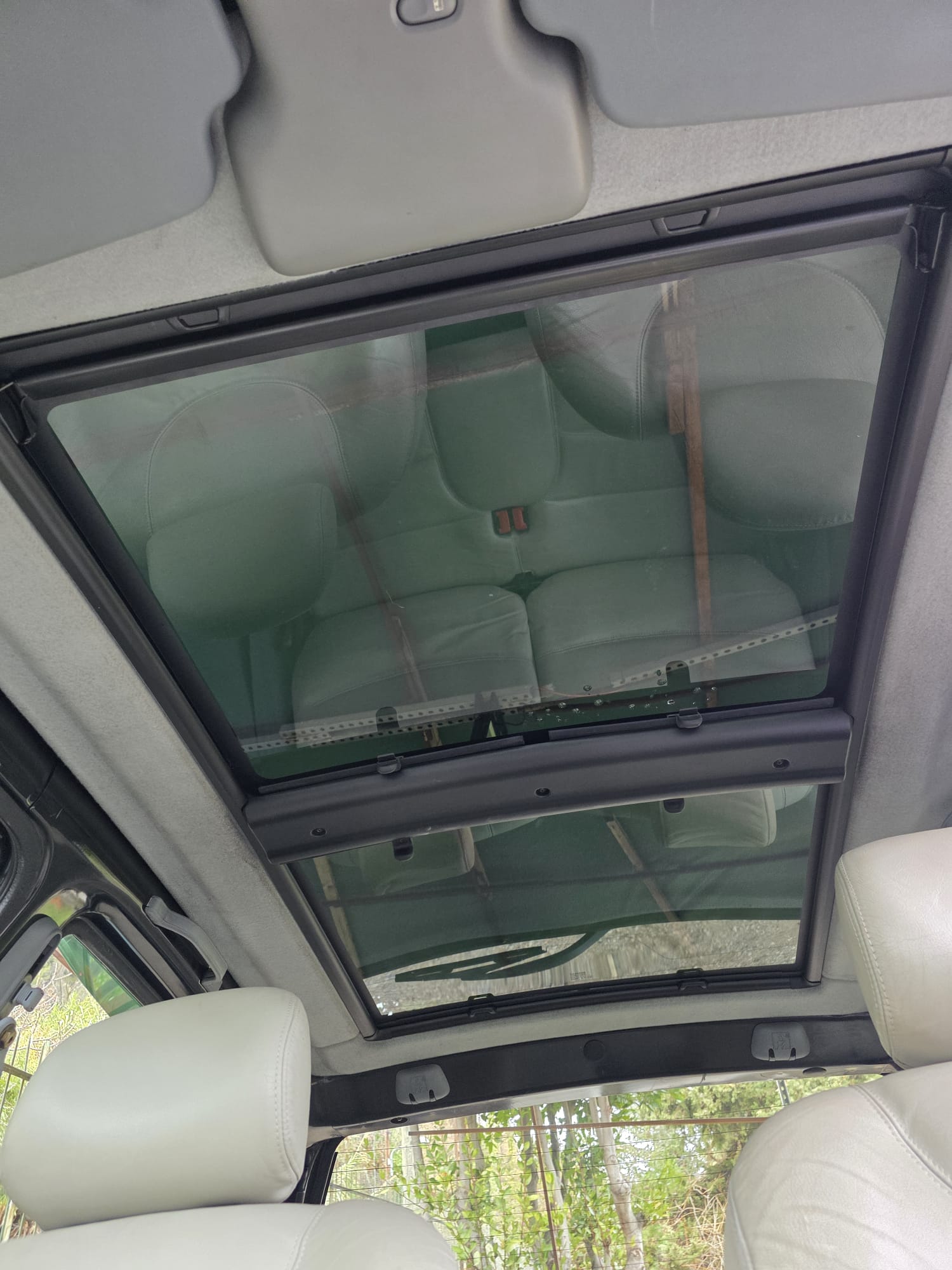 
								Renault Twingo Initiale Paris full									